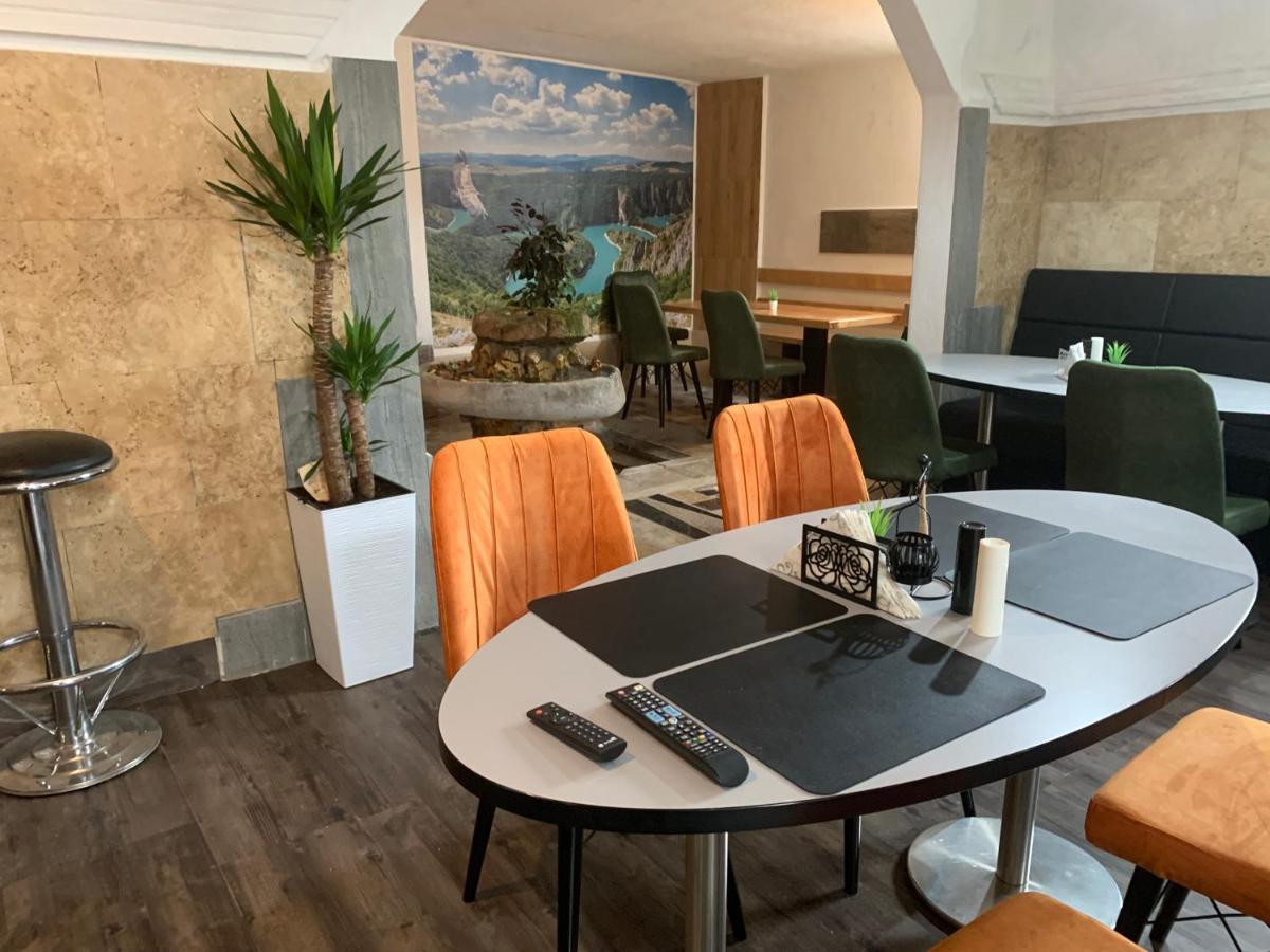 Apartmani & Restoran -S O K O- Sjenica Εξωτερικό φωτογραφία
