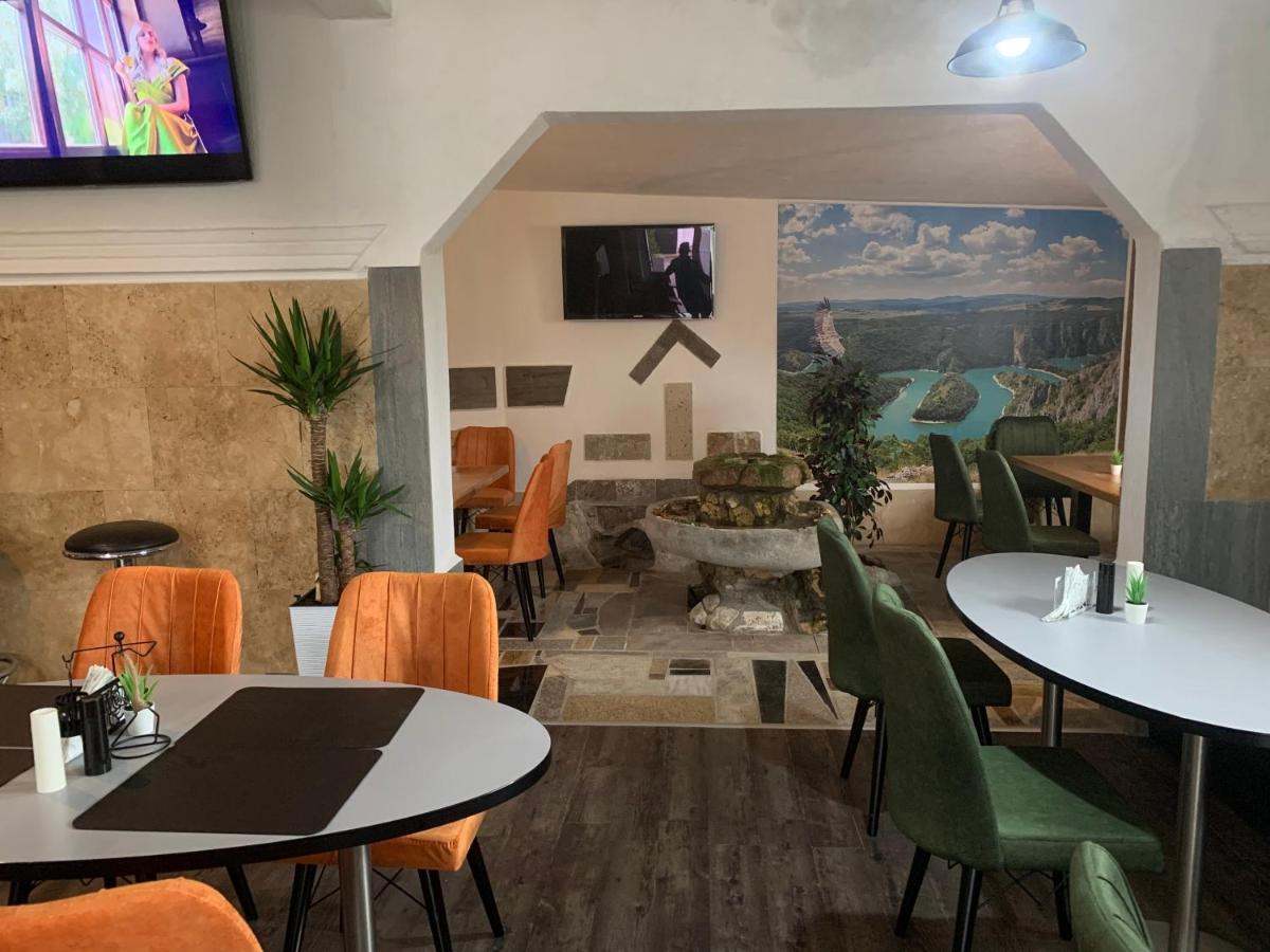 Apartmani & Restoran -S O K O- Sjenica Εξωτερικό φωτογραφία