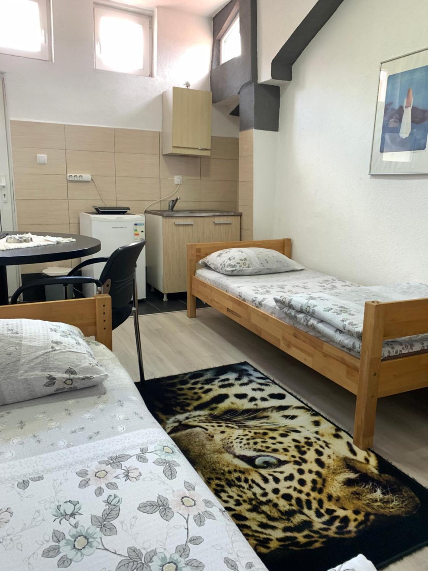 Apartmani & Restoran -S O K O- Sjenica Εξωτερικό φωτογραφία