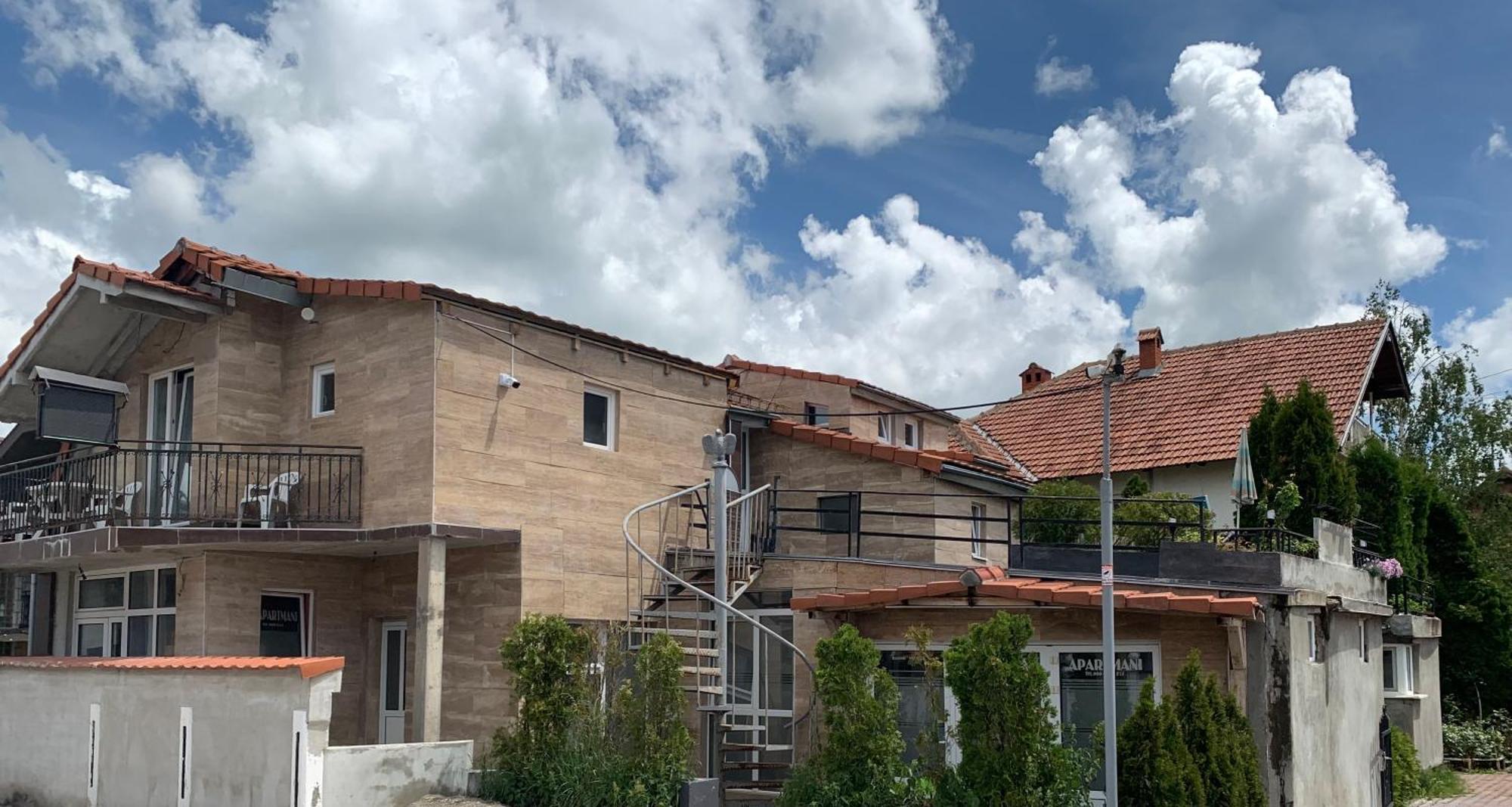 Apartmani & Restoran -S O K O- Sjenica Εξωτερικό φωτογραφία