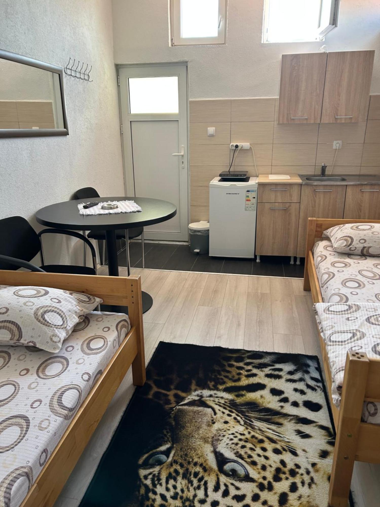 Apartmani & Restoran -S O K O- Sjenica Εξωτερικό φωτογραφία